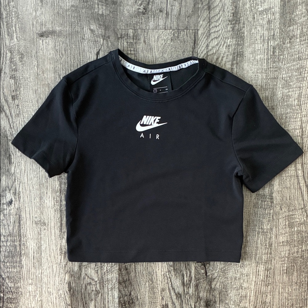 Nike Cropped T-Shirt  ✧ Size S